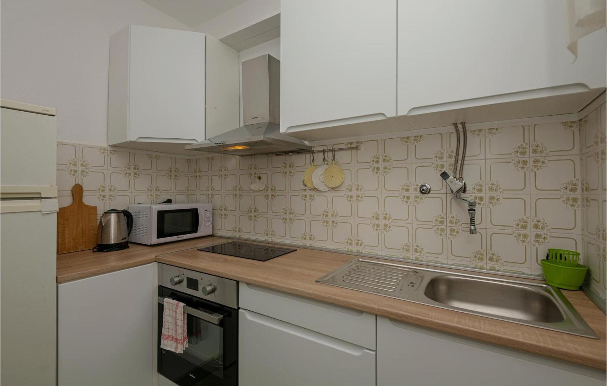 Nice Apartment In Tucepi With Wifi Exterior foto