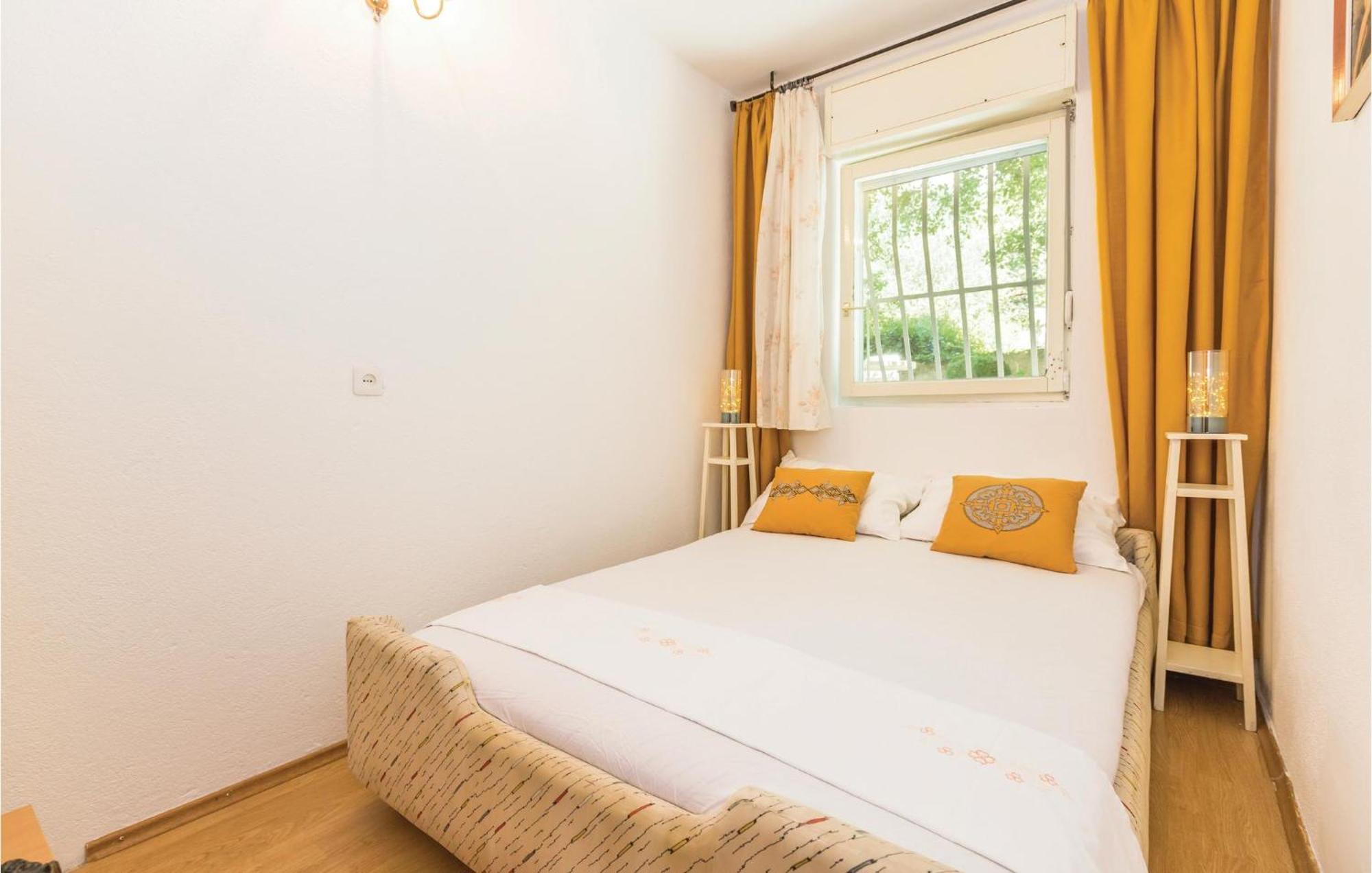 Nice Apartment In Tucepi With Wifi Exterior foto