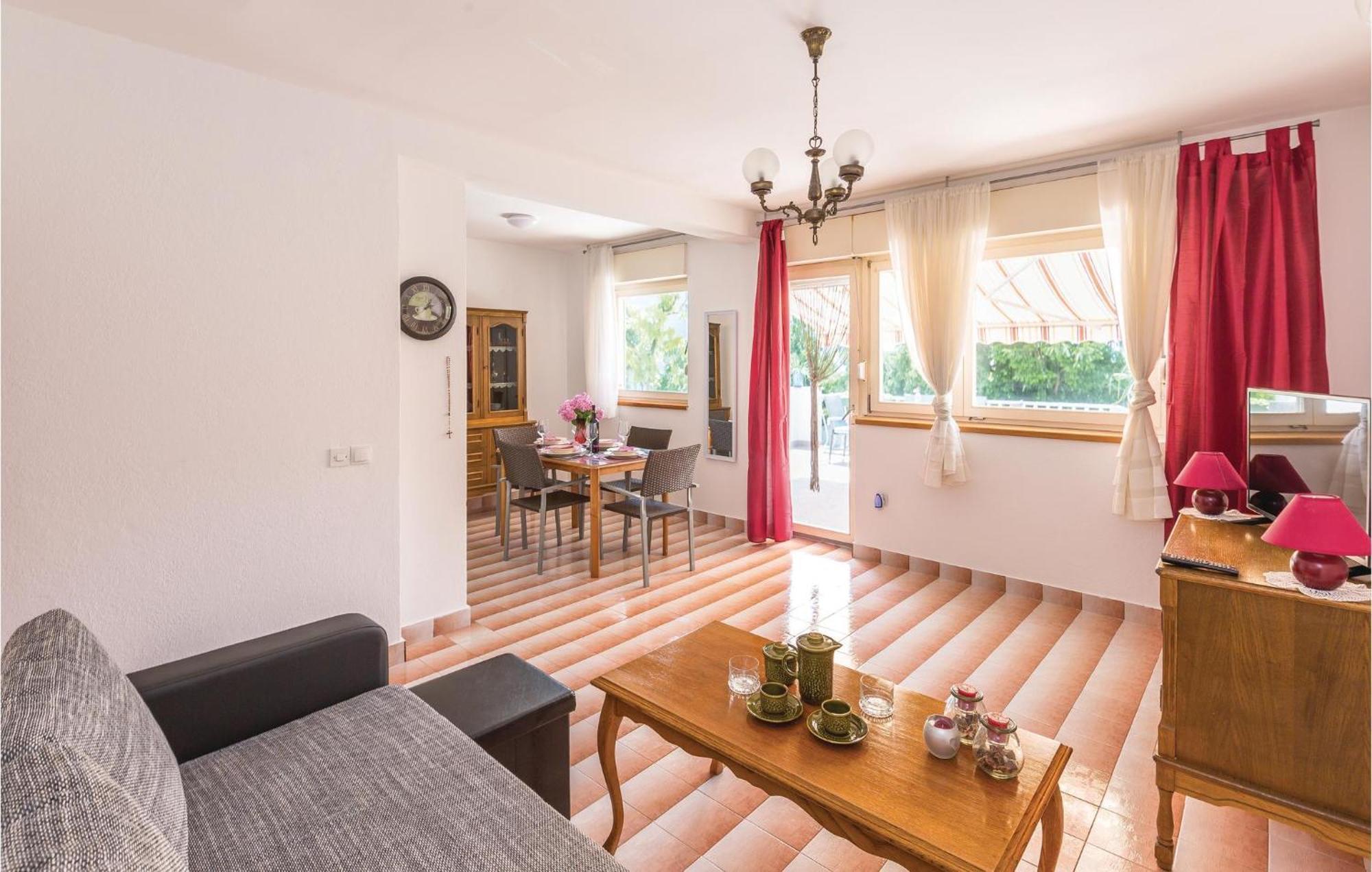 Nice Apartment In Tucepi With Wifi Exterior foto